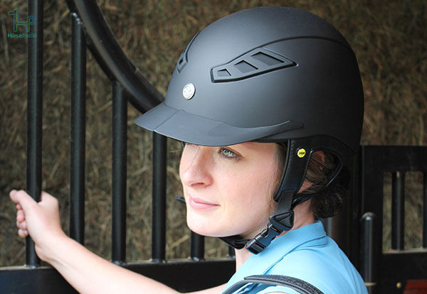 کلاه ایمنی سوارکاری